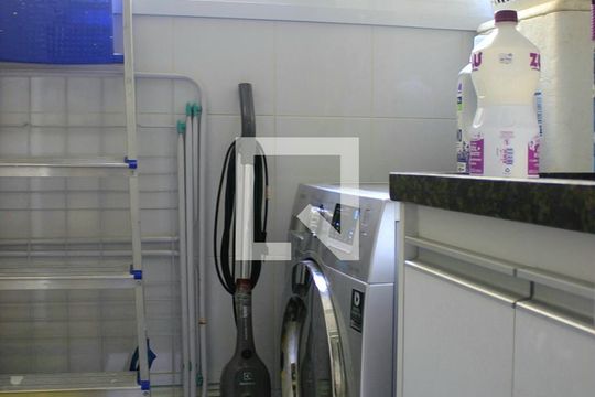 Lavanderia de apartamento para alugar com 2 quartos, 68m² em Jardim Flor da Montanha, Guarulhos