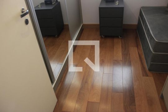 Quarto de apartamento para alugar com 2 quartos, 68m² em Jardim Flor da Montanha, Guarulhos