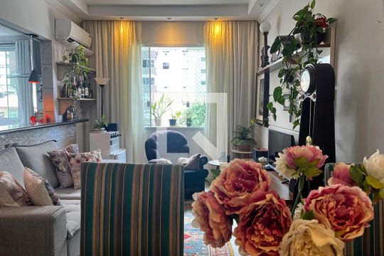 Sala de apartamento para alugar com 2 quartos, 82m² em José Menino, Santos