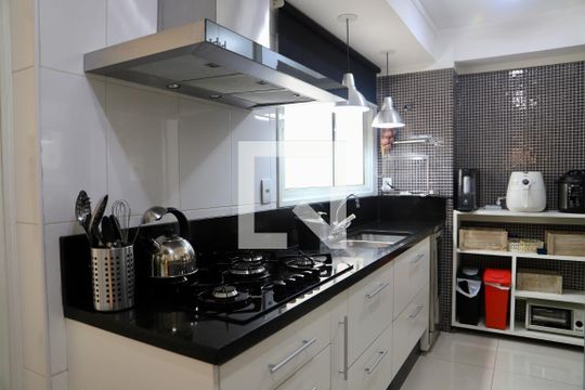 Cozinha de apartamento à venda com 3 quartos, 132m² em Chácara Inglesa, São Paulo