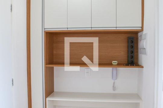 Sala e Cozinha de apartamento à venda com 2 quartos, 29m² em Lapa, São Paulo