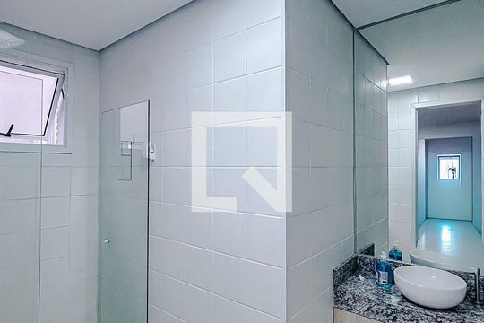 Banheiro de kitnet/studio à venda com 1 quarto, 25m² em Cidade Mãe do Céu, São Paulo