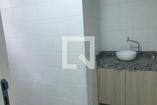 Banheiro de kitnet/studio à venda com 1 quarto, 25m² em Cidade Mãe do Céu, São Paulo