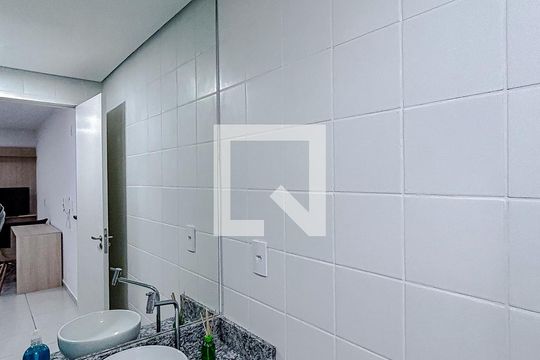 Banheiro de kitnet/studio à venda com 1 quarto, 25m² em Cidade Mãe do Céu, São Paulo