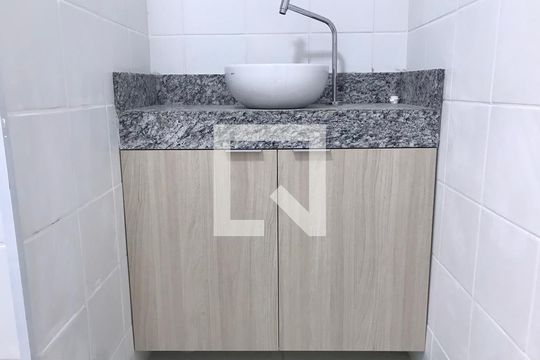 Banheiro de kitnet/studio à venda com 1 quarto, 25m² em Cidade Mãe do Céu, São Paulo