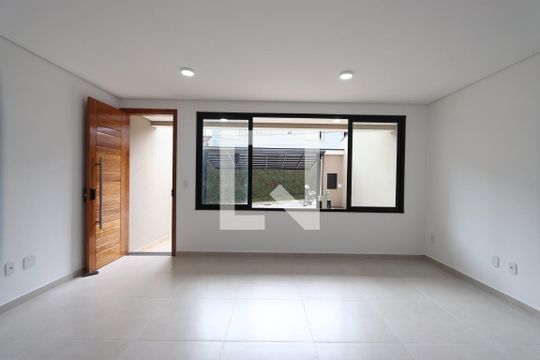 Casa à venda com 3 quartos, 155m² em Vila Carrão, São Paulo
