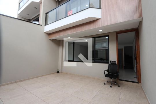 Garagem de casa à venda com 3 quartos, 155m² em Vila Carrão, São Paulo