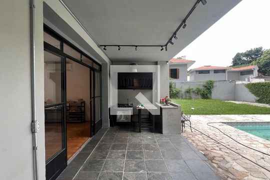 Varanda de casa à venda com 5 quartos, 520m² em Alto de Pinheiros, São Paulo