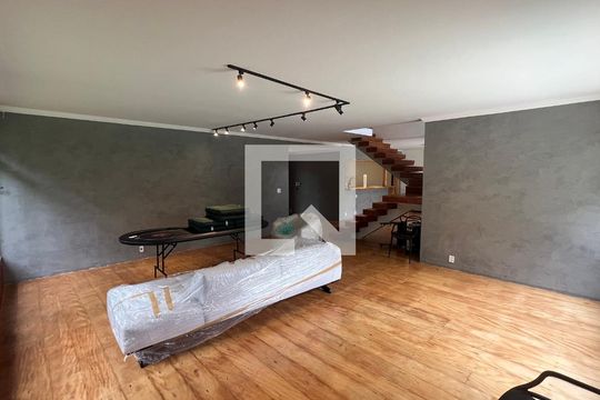Sala de casa à venda com 5 quartos, 520m² em Alto de Pinheiros, São Paulo