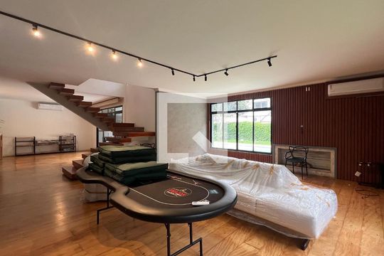 Sala de casa à venda com 5 quartos, 520m² em Alto de Pinheiros, São Paulo