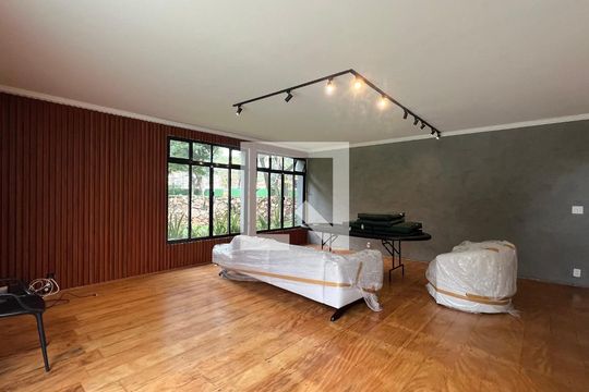 Sala de casa à venda com 5 quartos, 520m² em Alto de Pinheiros, São Paulo