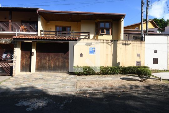 Fachada de casa à venda com 3 quartos, 300m² em Loteamento Parque das Hortências (sousas), Campinas