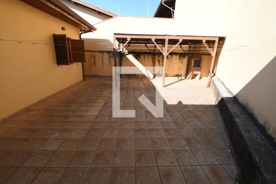 Quintal - Churrasqueira de casa à venda com 3 quartos, 300m² em Loteamento Parque das Hortências (sousas), Campinas
