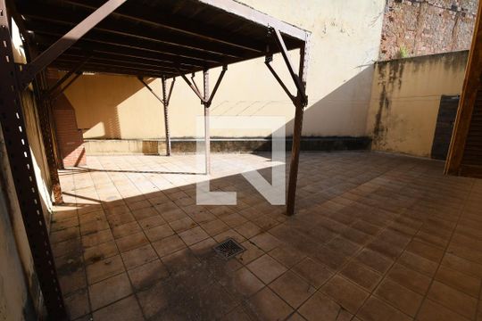 Quintal de casa à venda com 3 quartos, 300m² em Loteamento Parque das Hortências (sousas), Campinas