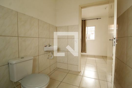 Banheiro de apartamento para alugar com 2 quartos, 42m² em Maria Regina, Alvorada