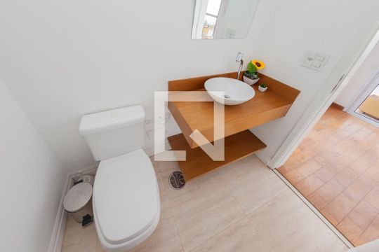 Banheiro 3 de apartamento à venda com 2 quartos, 147m² em Vila Sofia, São Paulo