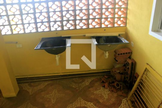Área de serviço  de casa para alugar com 1 quarto, 26m² em Vila Alzira, Guarulhos