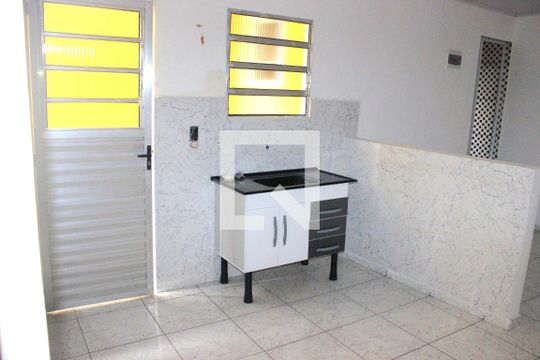Casa para alugar com 1 quarto, 26m² em Vila Alzira, Guarulhos