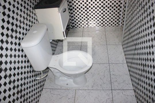 Banheiro de casa para alugar com 1 quarto, 26m² em Vila Alzira, Guarulhos
