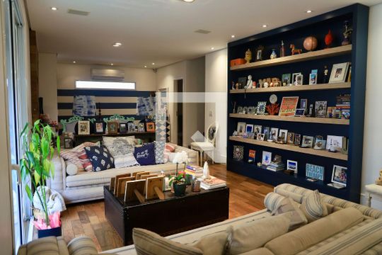 Sala de casa para alugar com 3 quartos, 450m² em Indianópolis, São Paulo