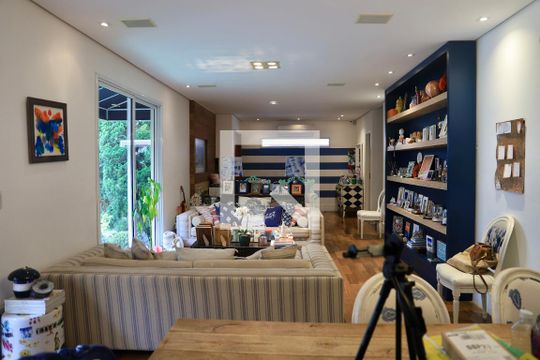 Casa para alugar com 3 quartos, 450m² em Indianópolis, São Paulo