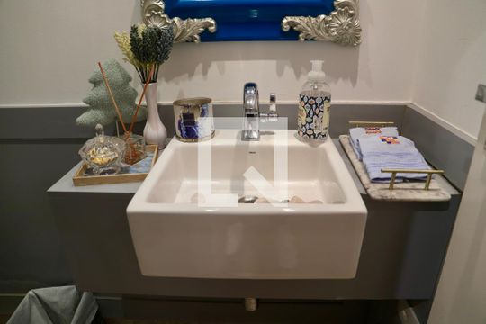 Lavabo de casa para alugar com 3 quartos, 450m² em Indianópolis, São Paulo