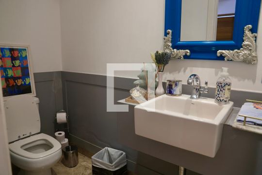 Lavabo de casa para alugar com 3 quartos, 450m² em Indianópolis, São Paulo
