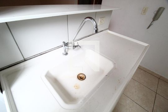 Cozinha de apartamento para alugar com 2 quartos, 45m² em Shopping Park, Uberlândia