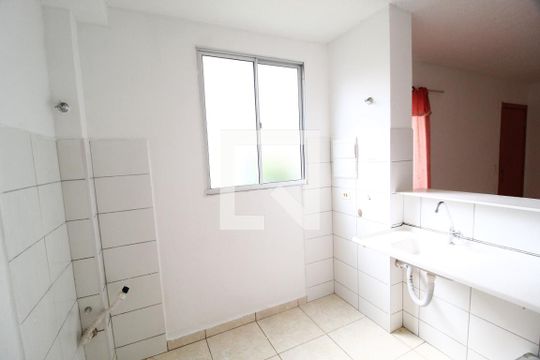 Cozinha de apartamento para alugar com 2 quartos, 45m² em Shopping Park, Uberlândia