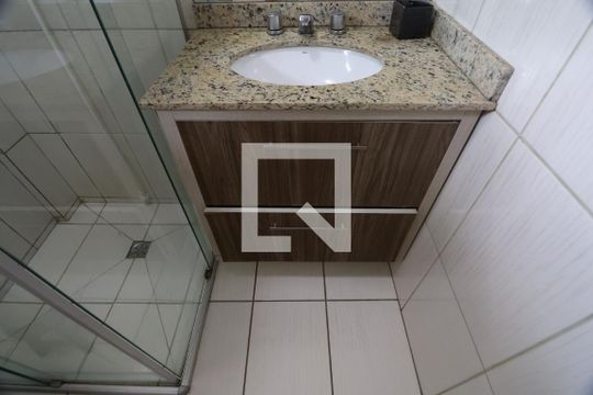 Banheiro de casa à venda com 3 quartos, 170m² em Niterói, Canoas
