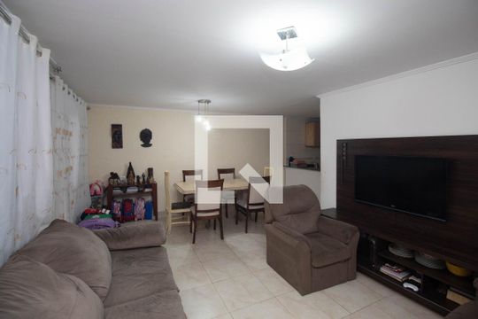 Casa à venda com 4 quartos, 180m² em Parque Novo Mundo, São Paulo