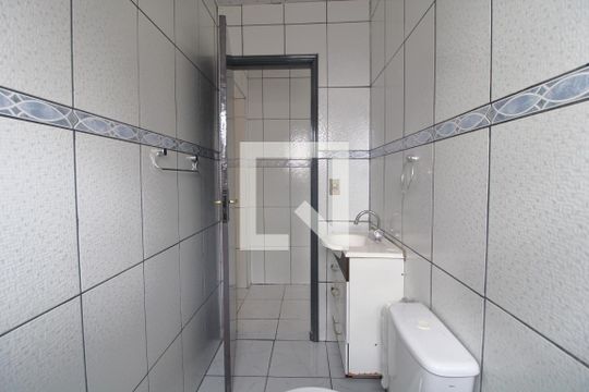 Banheiro  de casa à venda com 2 quartos, 240m² em Jardim Ubirajara, São Paulo