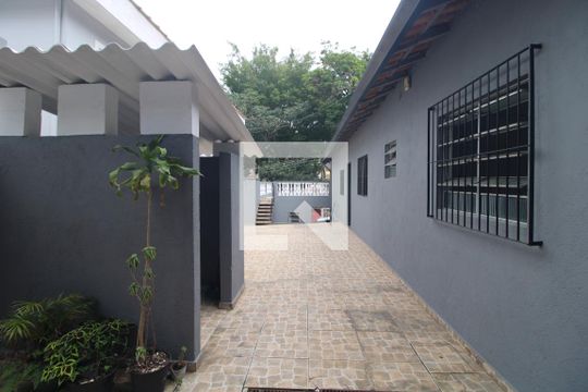 Quintal de casa à venda com 2 quartos, 240m² em Jardim Ubirajara, São Paulo