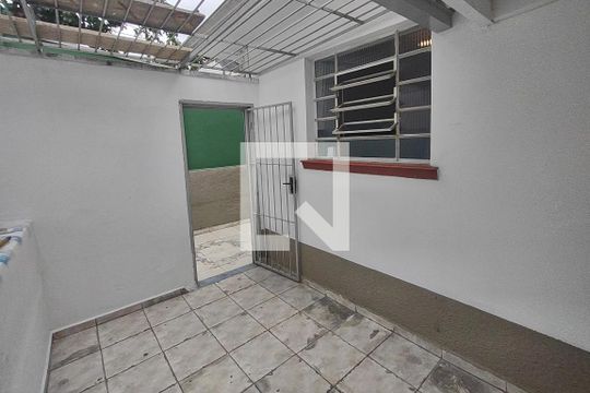Quintal de casa para alugar com 2 quartos, 100m² em Barcelona, São Caetano do Sul