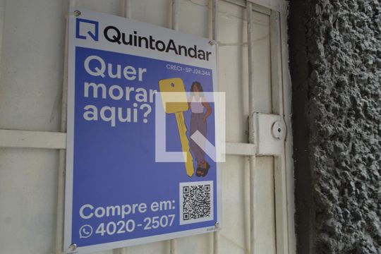 Plaquinha de casa à venda com 2 quartos, 110m² em Vila Mariana, São Paulo