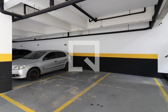 Garagem de apartamento à venda com 2 quartos, 45m² em Jardim Maringá, São Paulo
