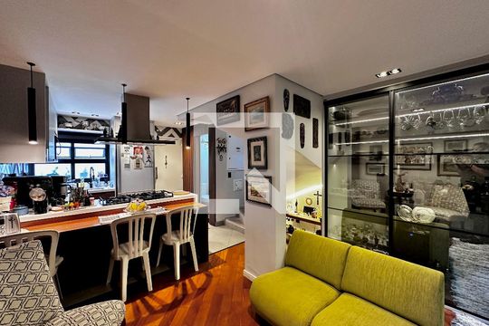 Sala de casa de condomínio à venda com 1 quarto, 105m² em Brooklin Novo, São Paulo