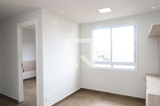 Sala de apartamento à venda com 2 quartos, 43m² em Vila Carmosina, São Paulo