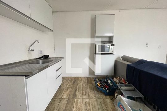 Cozinha de casa para alugar com 2 quartos, 60m² em Jardim Arpoador, São Paulo
