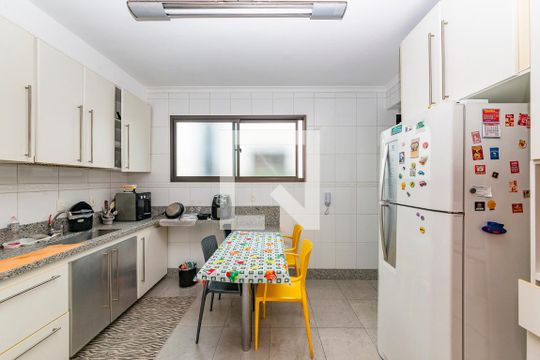 Cozinha de apartamento à venda com 5 quartos, 242m² em Coração Eucarístico, Belo Horizonte