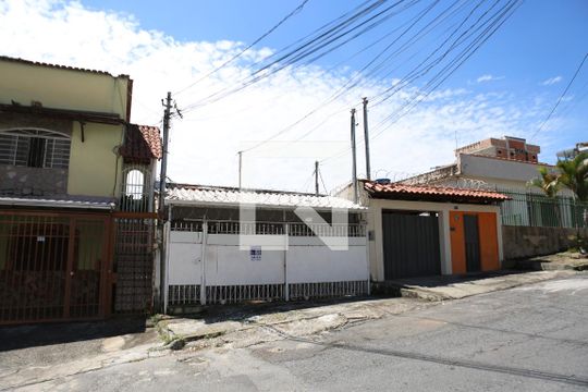 Fachada de casa à venda com 2 quartos, 58m² em Sta Cruz Ind, Contagem