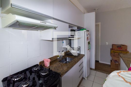 Cozinha de apartamento para alugar com 2 quartos, 44m² em Vila Independencia, São Paulo