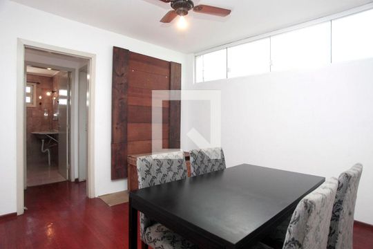 Apartamento para alugar com 1 quarto, 49m² em São Geraldo, Porto Alegre