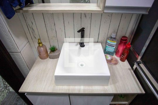 Banheiro 3 de casa à venda com 5 quartos, 230m² em Casa Grande, Diadema