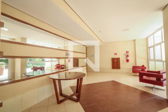 Hall de Entrada de apartamento para alugar com 2 quartos, 51m² em Parque Reboucas, São Paulo