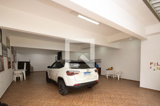 Garagem de casa à venda com 3 quartos, 250m² em Jardim Guapira, São Paulo