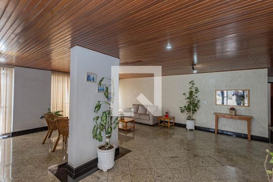 Hall de entrada de apartamento à venda com 3 quartos, 75m² em Vila Brasílio Machado, São Paulo