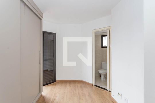 Suíte de apartamento à venda com 3 quartos, 75m² em Vila Brasílio Machado, São Paulo