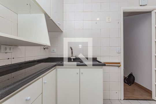 Cozinha de apartamento à venda com 3 quartos, 75m² em Vila Brasílio Machado, São Paulo