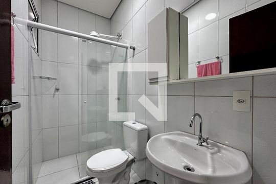 Banheiro de apartamento para alugar com 1 quarto, 30m² em Santo Amaro, São Paulo